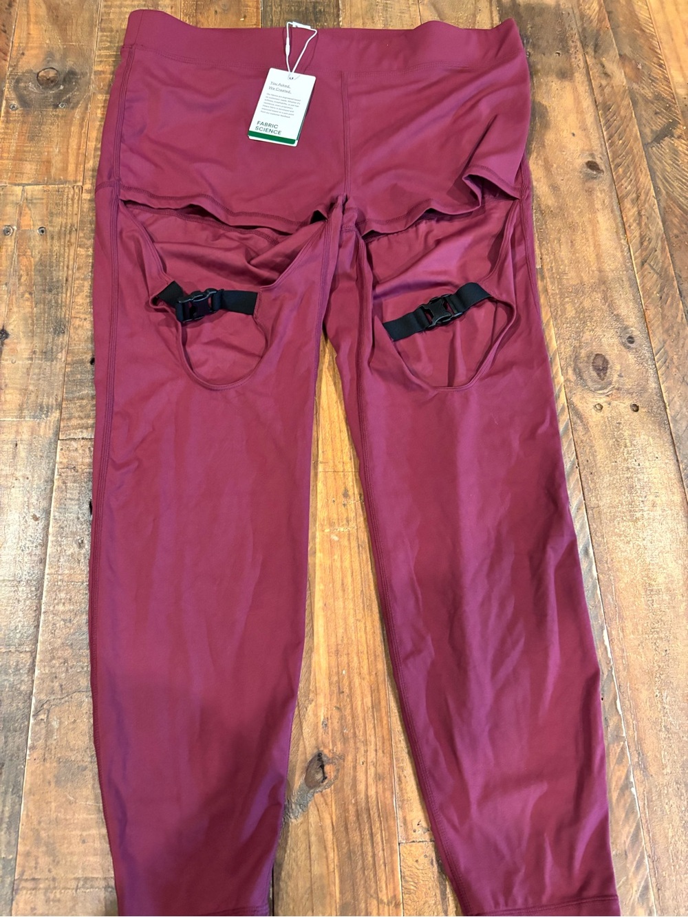 HALARA Wine Burgundy Leggings with Back Buckle Pockets